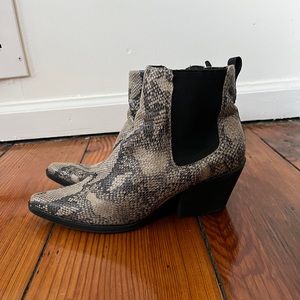 New Look snakeskin bootie